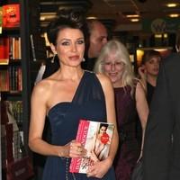 Dannii Minogue signs copies of her book My Style | Picture 89499